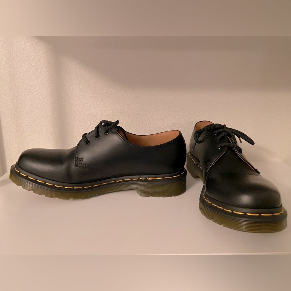 Dr Marten 1461 Oxford - size 9US - LIKE NEW
